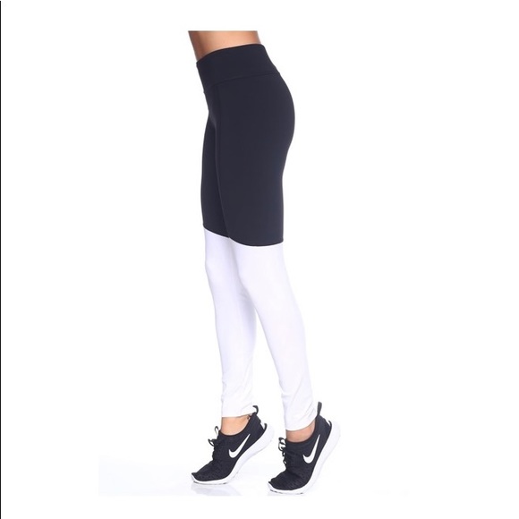 The Free Yoga Women's Two-Tone Leggings - Picture 3 of 4